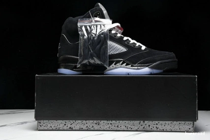 Hyperoad “Black Air Reimagined” Jordan Metallic 5 1001